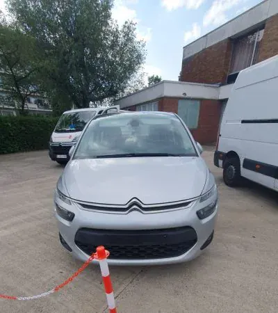 Citroën C4 Picasso uit 2016 met benzinemotor en manuele versnellingsbak