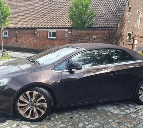 Opel Cascada 2.0 cabriolet uit 2013 met dieselmotor en automaat